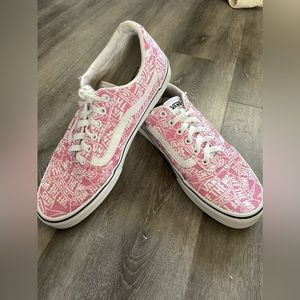 VANS Ward Off the Wall Repeat Skater Sneakers in Azalea Pink/True White